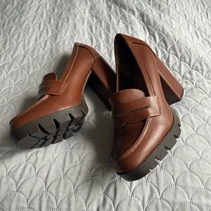 NWOT BROWN loafer heels